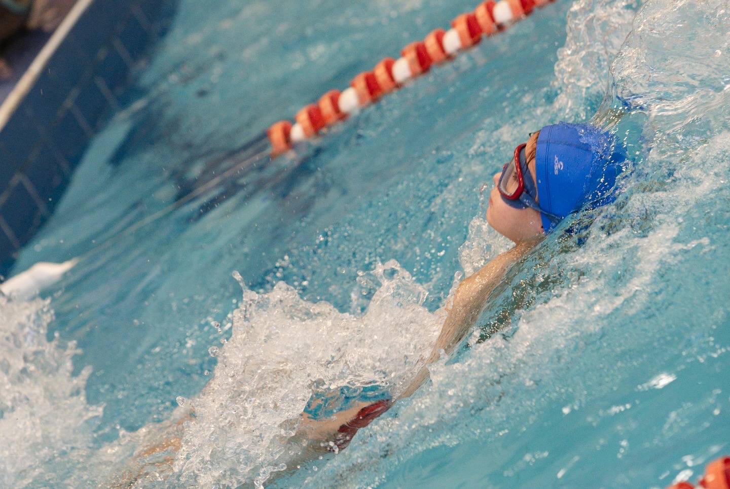 Занятие плаванием для взрослых в бассейне Swim-class в Гомеле